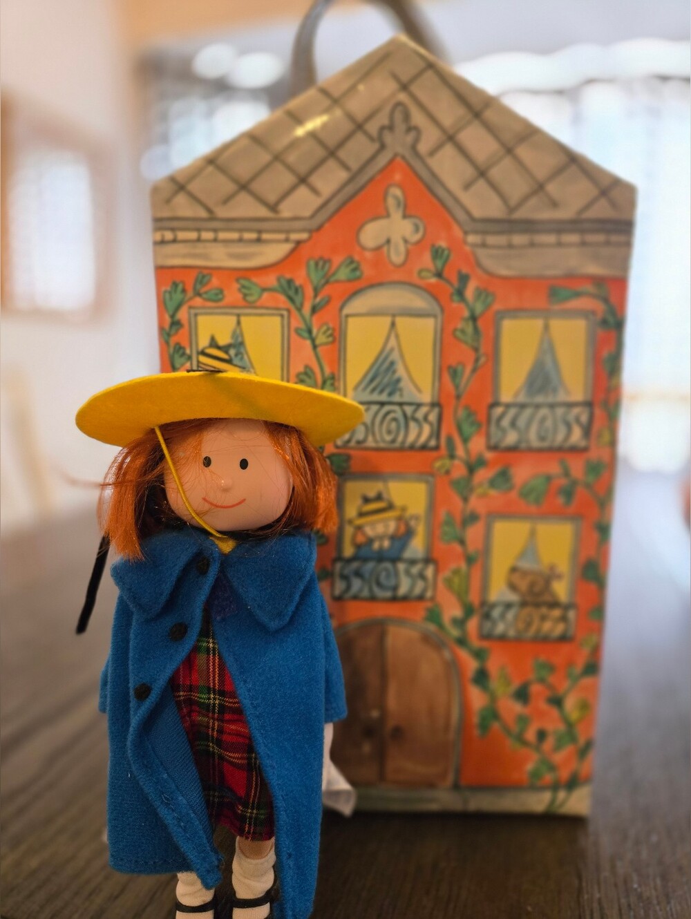 1999 Eden Toys Madeline & Friends Carrying Case With Doll And Extras